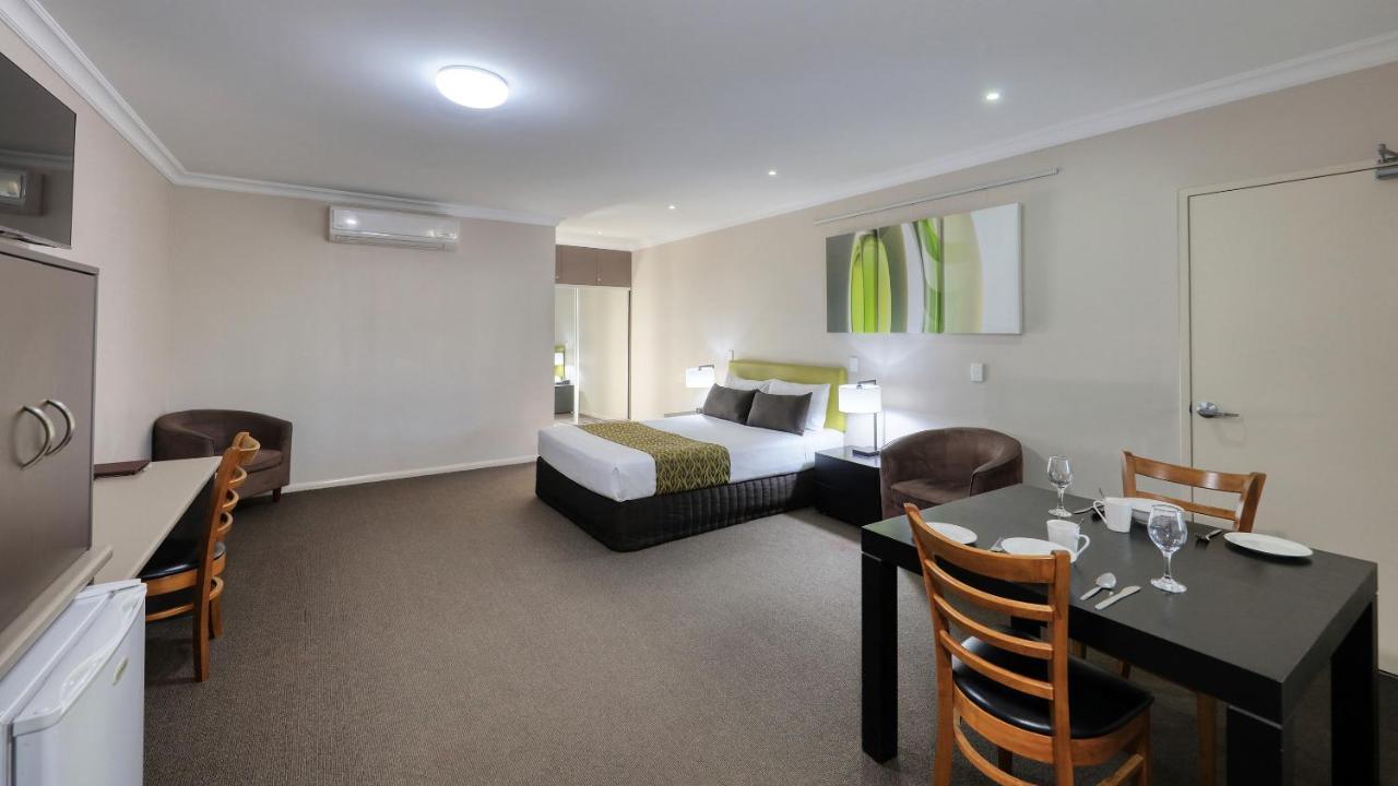 Drovers Motor Inn Dalby Bagian luar foto