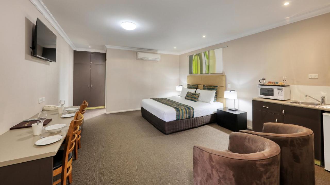 Drovers Motor Inn Dalby Bagian luar foto