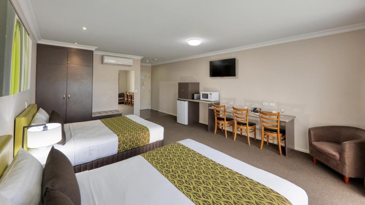 Drovers Motor Inn Dalby Bagian luar foto